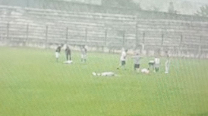 Jogador Morre Ap S Ser Atingido Por Raio Em Partida De Futebol Em Santo